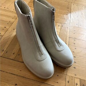 Aerosoles Zip-Front Women's Ankle Boots in Light Beige BRAND NEW NEVER WORN